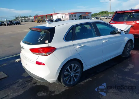 2018 Hyundai Elantra Gt z USA, uszkodzony, nr VIN KMHH35LE0JU016526